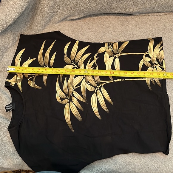 Metropolitan Museum of Art black & gold short sleeved shirt size medium - Picture 9 of 9